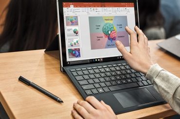 Microsoft Türkiye, MEB ve İŞKUR iş birliğiyle başlatılan “21. Yüzyıl Dijital ve Kariyer Yetkinlikleri Programı” ile 25 bin gence ücretsiz dijital yetkinlik eğitimi verilecek