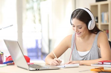 Mobil Öğrenmenin Artmasıyla Beraber Takip Edilmesi Gereken 2022 e-learning Trendleri