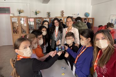 Gelecek Nesiller, STEM Kitleri ile Elektrikli Otonom Arabalar Tasarladı